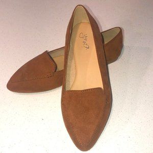 Y Not? Size 9W Pumpkin Spice Brown Suede Loafers NWOB